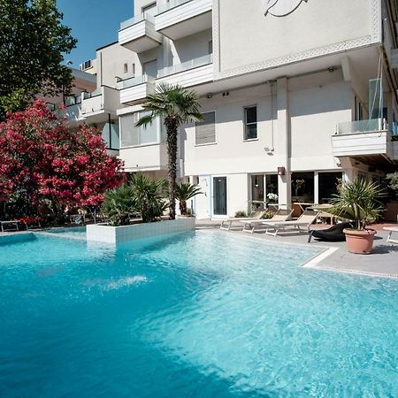 Si Rimini Hotel Luaran gambar