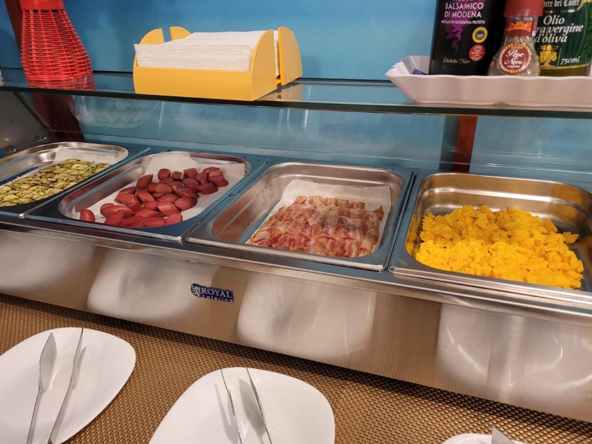Si Rimini Hotel Luaran gambar