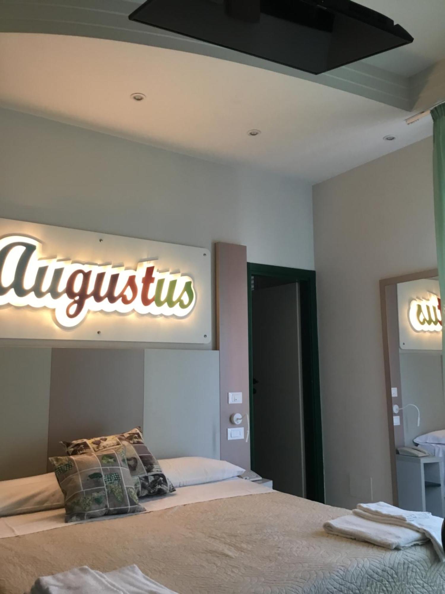 Si Rimini Hotel Luaran gambar