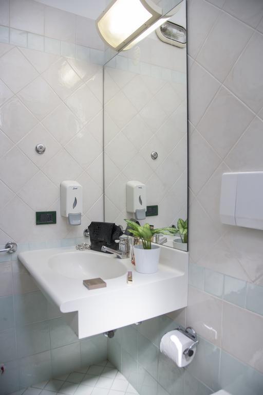 Si Rimini Hotel Luaran gambar