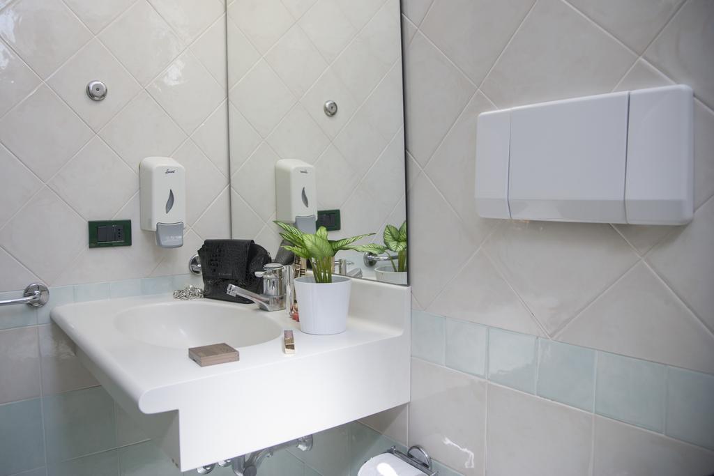 Si Rimini Hotel Luaran gambar
