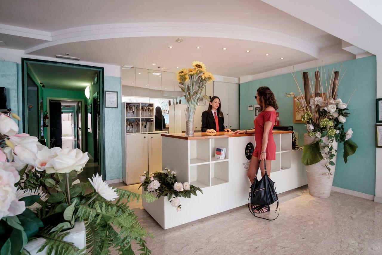 Si Rimini Hotel Luaran gambar